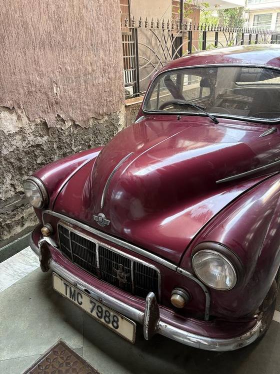 Bonnet, grille and chrome bumper